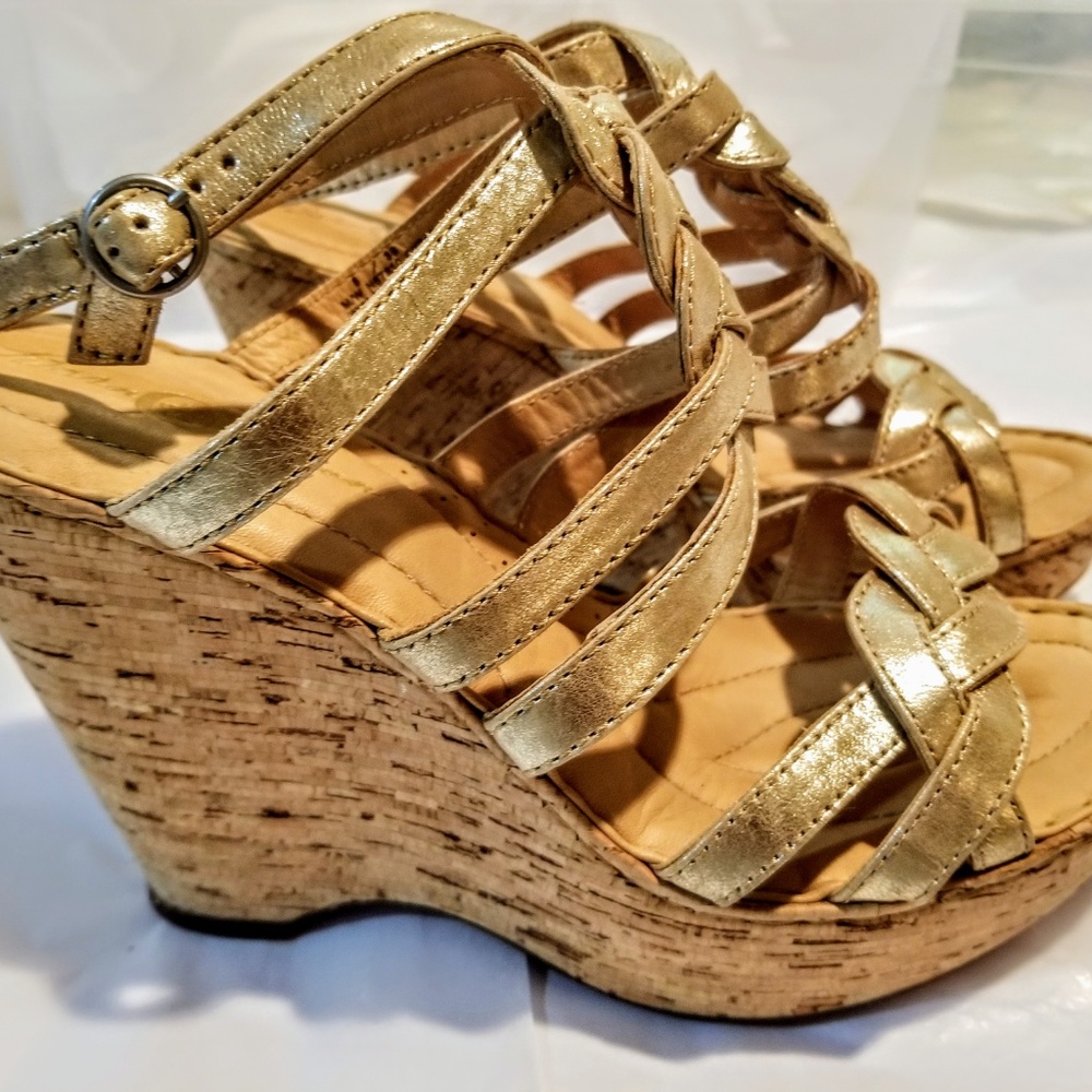 Born Crown KASPIN Wedge